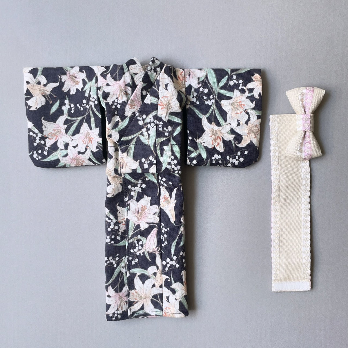 『The Quiet Bloom』(Lily)  22cm Doll dress yukata
